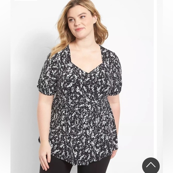 Lane Bryant Black White Floral Puff Sleeve Sweetheart-Neck Surplice Peplum Top - Picture 1 of 9